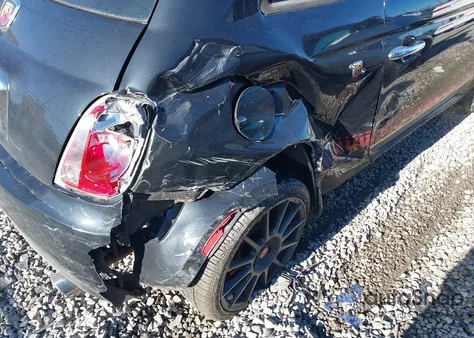 2013 Fiat 500 Abarth z USA, uszkodzony, nr VIN 3C3CFFFH0DT607752